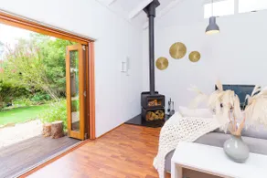 The Banksias - Stylish & Cosy Highlands Retreat - Image 3