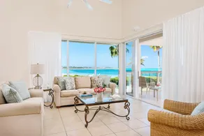 White House beachfront villa at Coral Gardens snorkeling reef - Image 3