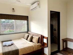 Private Guest house facing Krishna Valley & Lake - Image 5