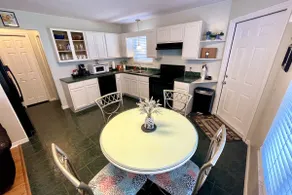 Farmhouse & 17 acres! Room to Roam by River/Parks - Image 5