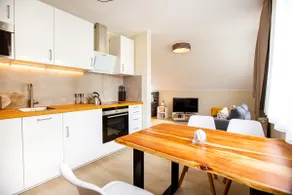 Beautiful, modern apartment near the city - Image 2