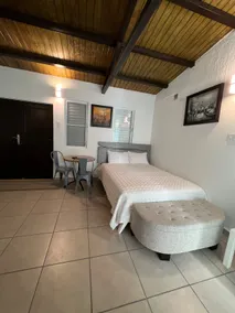 Villa Lago 2 Studio Downtown - Image 3
