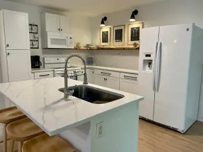 Fully Remodeled Home w/Fenced Private Backyard - Image 4