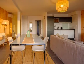 Beautiful 3 bedroom duplex suite with terrace and garden - Image 3