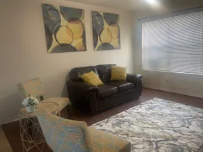 Cheerful 3-bedroom 2 bath home in Del Rio - Image 2