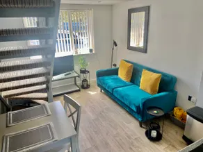 Stratford Upon Avon apartment with outdoor space - Image 2