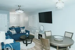 ROBIN'S NEST: CHARMING HOME MINS FROM EVERYWHERE! - Image 4