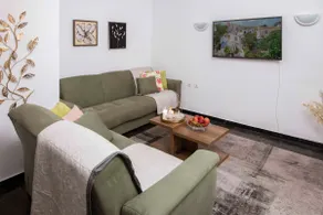 Lovely,central, spacious 2-bedrooms apartment - Image 3