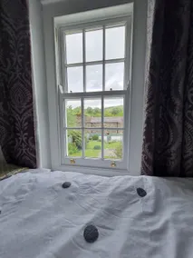Picturesque 2 Bedroom Miners Cottage Near Bike Park Wales & Brecon Beacons - Image 2