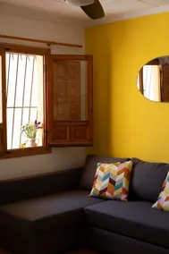 Authentic Spanish cottage with terrace and balcony - Image 4