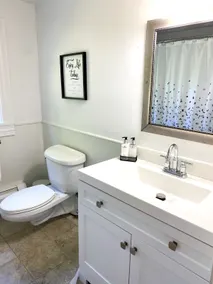 Beautiful 4-Bedroom Home  Premier Location - Image 3