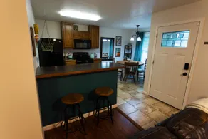 Stylish One Bedroom Unit with Appliances - Image 3