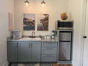 The Nook - a spacious, yet cozy studio guesthouse - Image 2