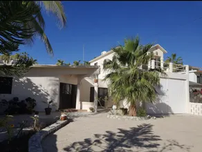 Cozy Home One Off the Beach - Image 4