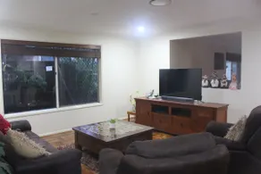 Cosy, green home in Forest Lake - Image 3