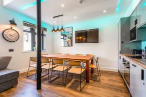 Pierview Pad | Sleeps 14 | Central Brighton - Image 2