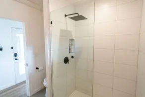 **THRESHOLD** Stunning Luxury Studio - Image 4
