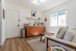 **THRESHOLD** Stunning Luxury Studio - Image 5