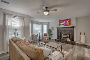 CHAS, SUMMRVLL/NEXTON Comfort Near Everything! - Image 3
