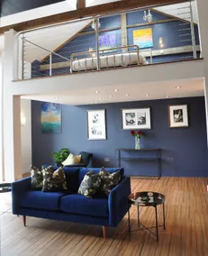 Stunning deluxe space, mezzanine floor, great view - Image 3