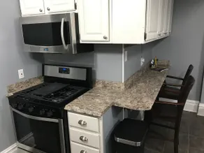 Cozy 2-bedroom home minutes from ST. Louis, MO - Image 3