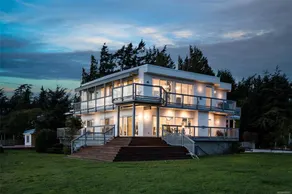 ”Victoria's Sea-Cret” Stunning Oceanfront Home! - Image 5