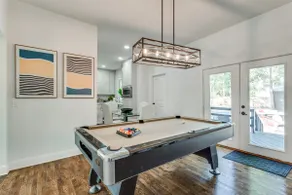 HEART OF PLAZA District | HOT TUB | POOL TABLE - Image 2