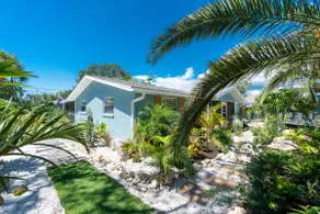 Private Pool Retreat-2BR/2BA Minutes to Venice, Caspersen & Manasota Key Beaches - Image 3