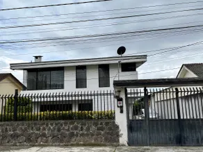 Nice Family House 5 minutes from Plaza De Los Ponchos - Image 2