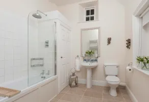 Manor Cottage Self Catering Holiday Home - Image 5