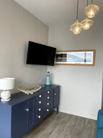 1 bed flat with outside space and moments from sea - Image 3