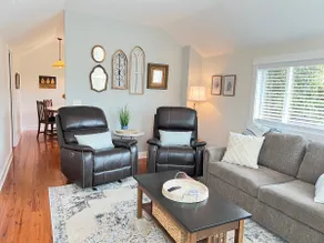 Charming 2 Bedroom Alki Home Steps to Beach - Image 3