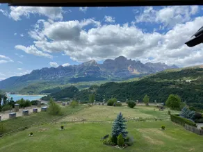 Duplex with fantastic mountain views. - Image 4