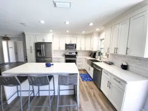 Coastal Retreat w/ Heated Pool, Mins From Beaches - Image 4