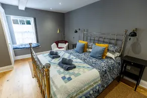 Cottage Located in Walking Distance to Town - Image 3