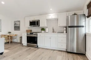  Adorable Upscale cottage in Downtown Fountain Inn.  - Image 4