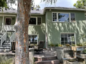 Spacious, private guest suite in great area - Image 5