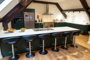 Stunning 18th Century Chapel 6 bedrooms 6 en suite - Image 5