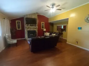 Cozy 4bd/2ba w/ large kitchen - Image 4