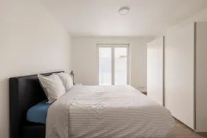 Modern and spacious apartment with parking - Image 3
