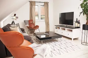 Modern 80 m² Apt | Balcony | Near City Center - Image 2