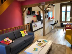 House with billiard room, parking + private garage - Image 2