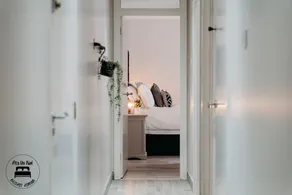 Lux 2BR, Free Parking,Central Location, King Bed - Image 5
