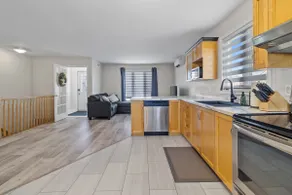 *WOW!!* Executive cozy home with 3 beds, work station & gym - Image 3