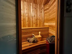 Architect Designed Round Cabin - Snowline Castle - Image 2