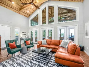 Casa del Lago Lake Livingston ~ Boathouse with Kayaks - Image 2