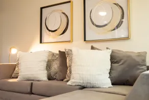 💎The Prince💎 Luxe King Size Bed Central Fast WiFi - Image 2