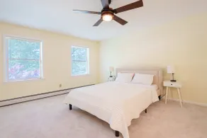 Comfortable and Bright Home - Near Downtown Mystic - Image 2
