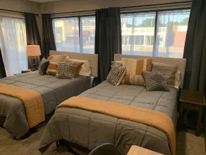 Wheelhouse: Newly Renovated 3-Bdrm Apt Sleeps 11 - Image 4