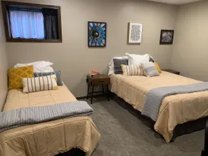Wheelhouse: Newly Renovated 3-Bdrm Apt Sleeps 11 - Image 3